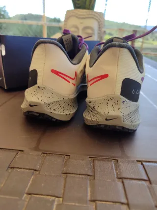 Nike Air Zoom Pegasus 39 Shield Morado Blanco