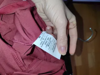 Pantalón rojo con cinturón