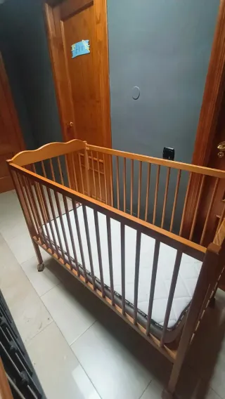 Cuna Trama Madera Buen Estado