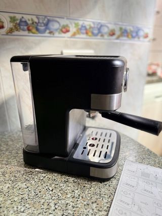 Cafetera Silvercrest Negra y Plateada