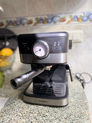 Cafetera Silvercrest Negra y Plateada