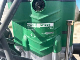 Fresadora Hitachi M12VE 2000W