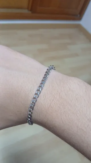 Elegante cadena acero estilo sutil