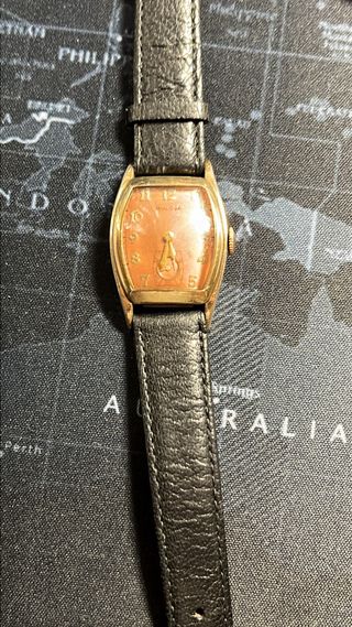 Reloj Seiko Quartz Alarm Dorado Marrón