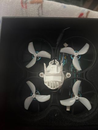 Dron fpv meteor 75 pro