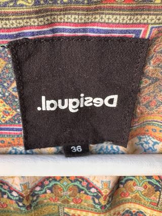 Parka Desigual Negra Multicolor talla S Mujer