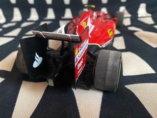 Ferrari F14 1:18 Raikkonen Hot Wheels