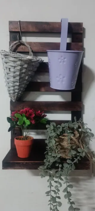 Arredo balcone in legno marrone