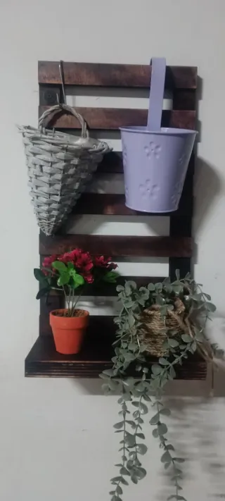 Arredo balcone in legno marrone