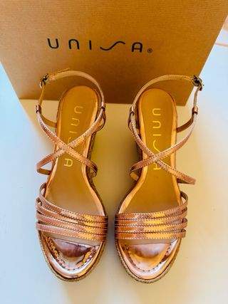 Cuñas esparto Unisa doradas