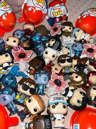 Coleccion completa 24 stranger things kinder joy