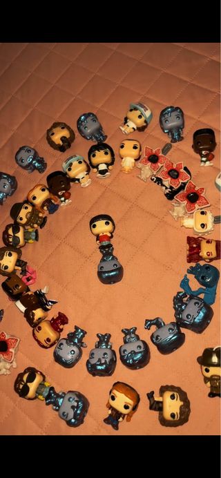 Coleccion completa 24 stranger things kinder joy