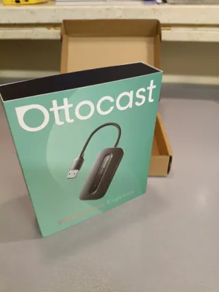 Ottocast Play2Video AI Box CarPlay Android Auto