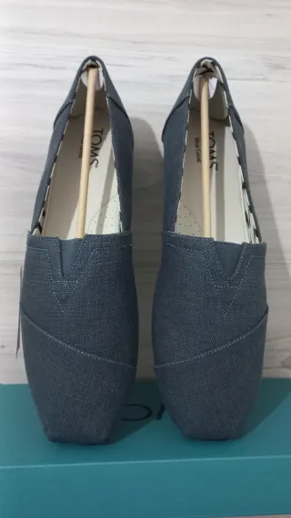 Zapatos TOMS grises nuevos Talla 47.5