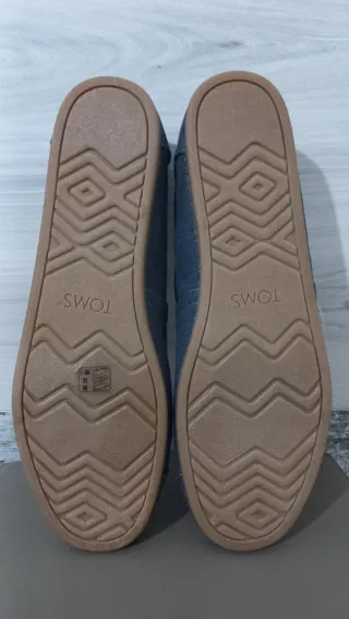 Zapatos TOMS grises nuevos Talla 47.5