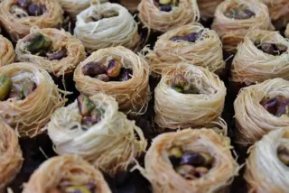 Se realizan tartas personalizadas, mesas dulces