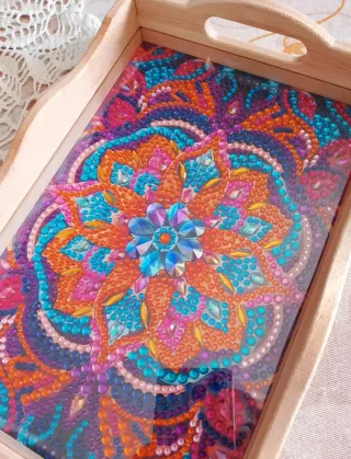 Vassoio in legno con mandala diamond painting