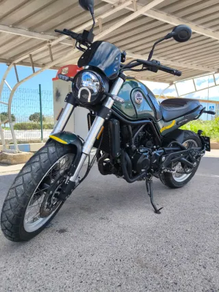 Benelli Leoncino 500 Trail Negra/Amarilla