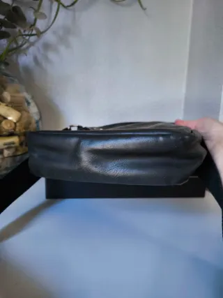 Bandolera de cuero negra para hombre