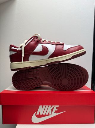Nike Dunk Rosse e Bianche
