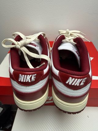 Nike Dunk Rosse e Bianche