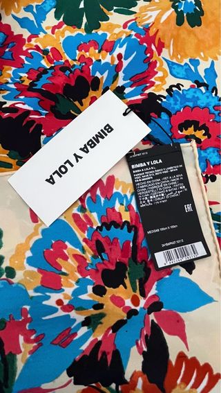 Pañuelo Bimba y Lola flores multicolor