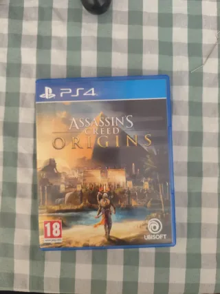 Pacchetto PS4 Slim 1TB + 2 Controller + 2 Giochi