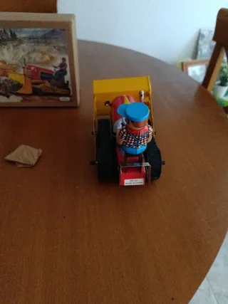 Juguete de Hojalata Tractor