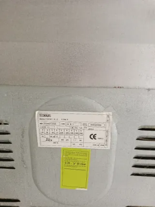 Cocina con horno y cajón