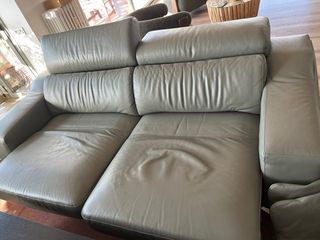 Sofá de piel gris 3 plazas