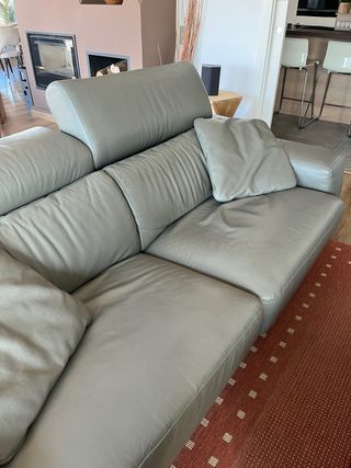 Sofá de piel gris 3 plazas