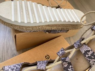 Sandalias romana cuero/ serpiente