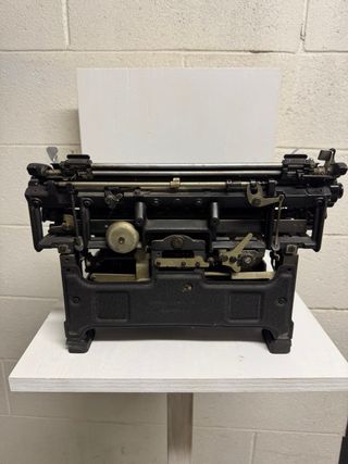 Macchina da scrivere Olivetti M40 Kr
