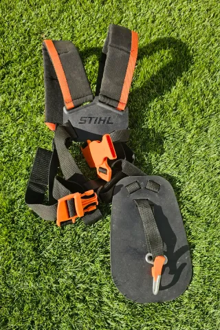 Desbrozadora Stihl FSA 130 con arnes y disco corte