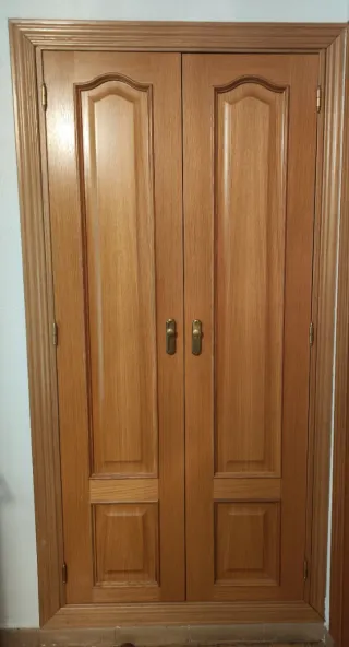 Puertas de armario empotrado de roble macizo