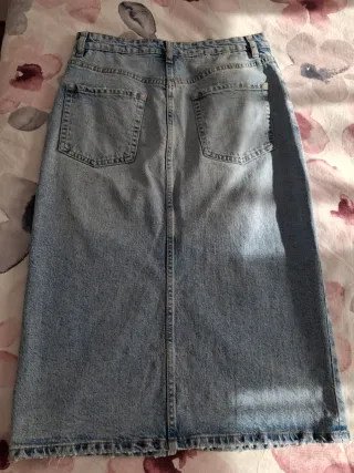 Falda vaquera midi Zara