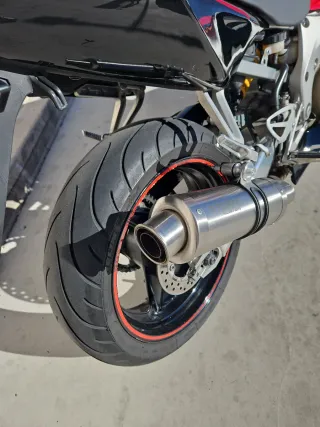 Honda CBR600F Sportbike Roja y Negra