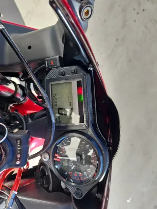 Honda CBR600F Sportbike Roja y Negra