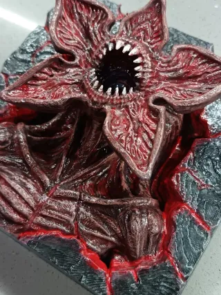 Figura Demogorgon Pintada a Mano