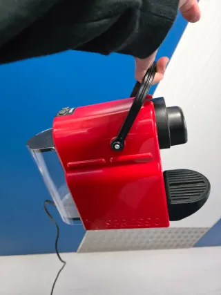 Cafetera Nespresso Roja