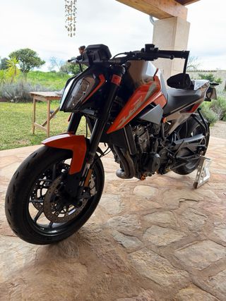 KTM Duke 790