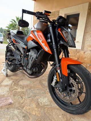 KTM Duke 790