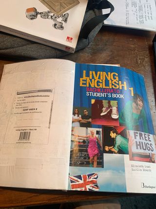 LIVING ENGLISH 1 BACH SB ED.14 Burlington Books