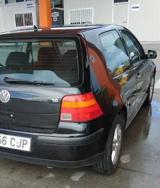 Volkswagen Golf 2003