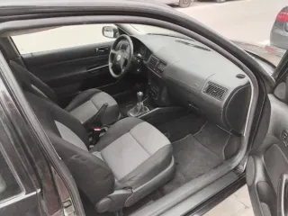 Volkswagen Golf 2003