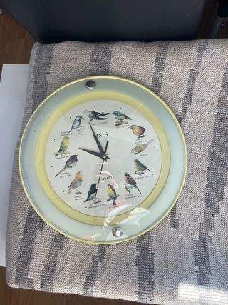 Reloj de pared con aviso acustico