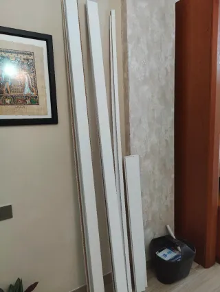 Marcos de puerta blancos