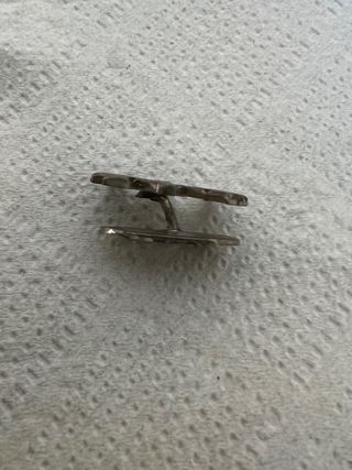 Pin Falangista numerado de solapa