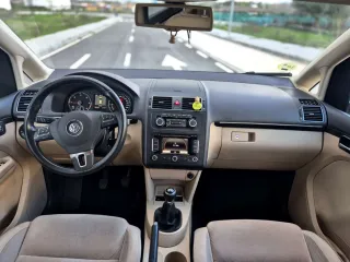 Volkswagen Touran 2011