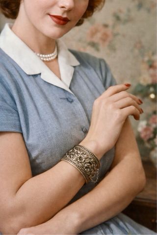 Bracciale antico placcato argento fiori